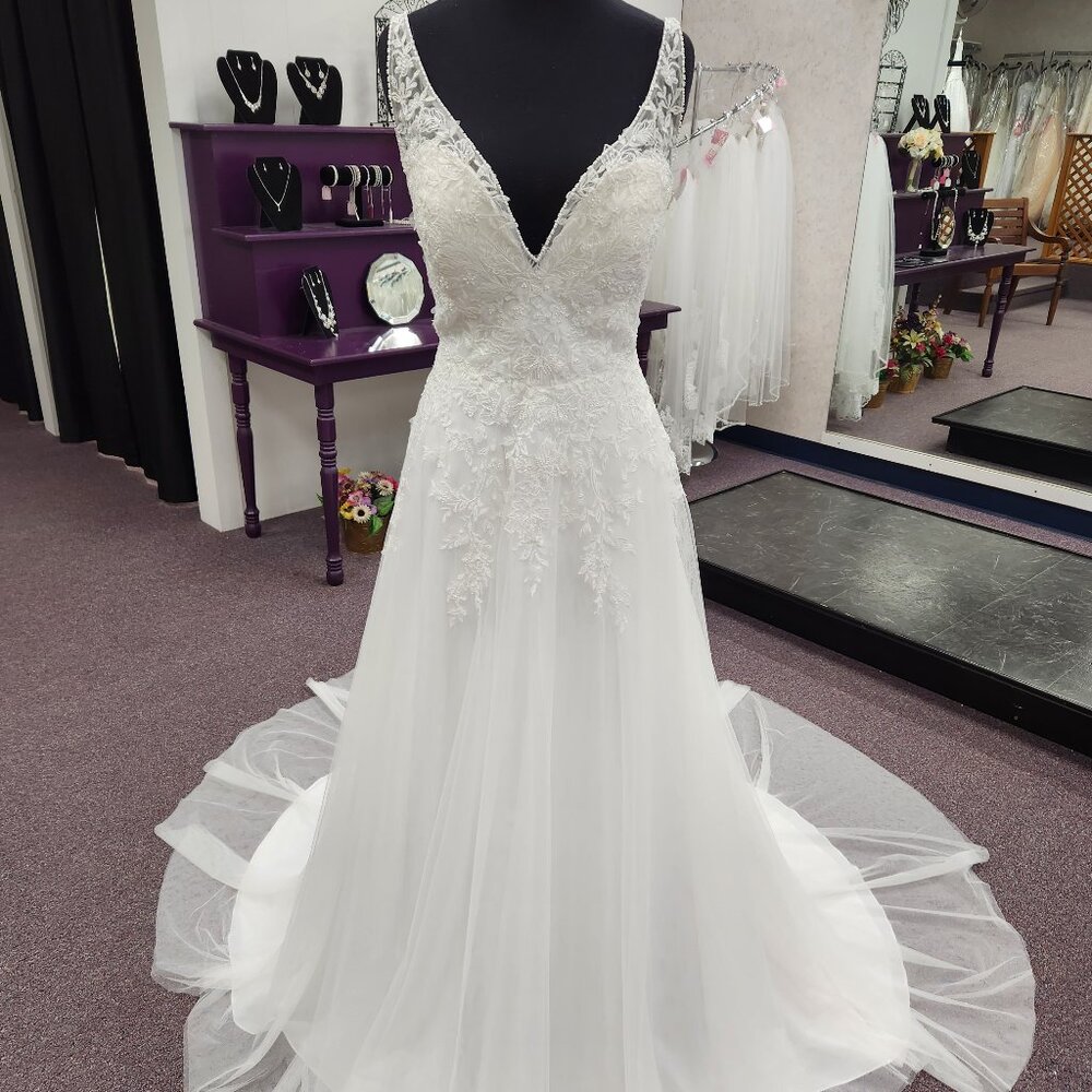 White One W1122AZ4 Size 14 Off White Bridal Gown Wedding Dress